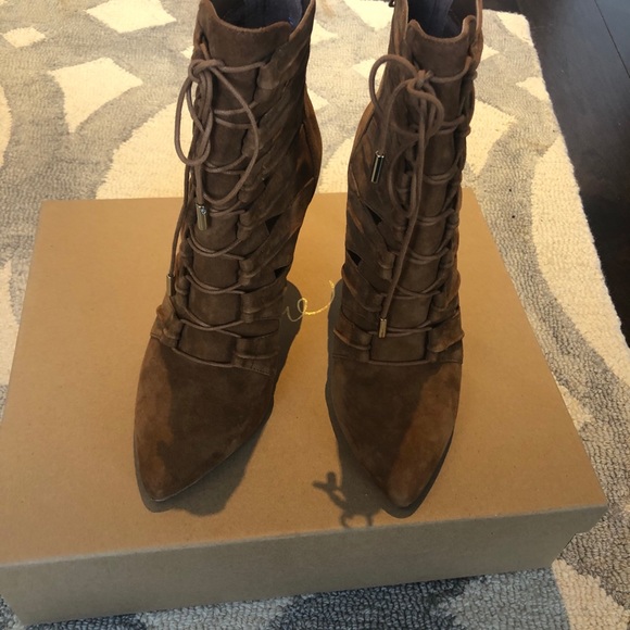 Joie
Jelka Heel Bootie - Picture 4 of 5